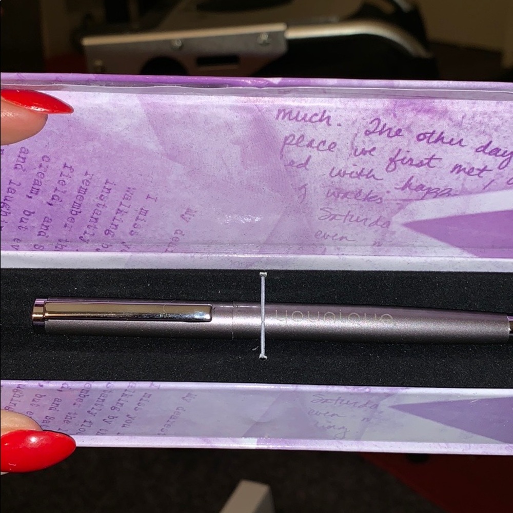 Younique Fountain Pen with Black ink